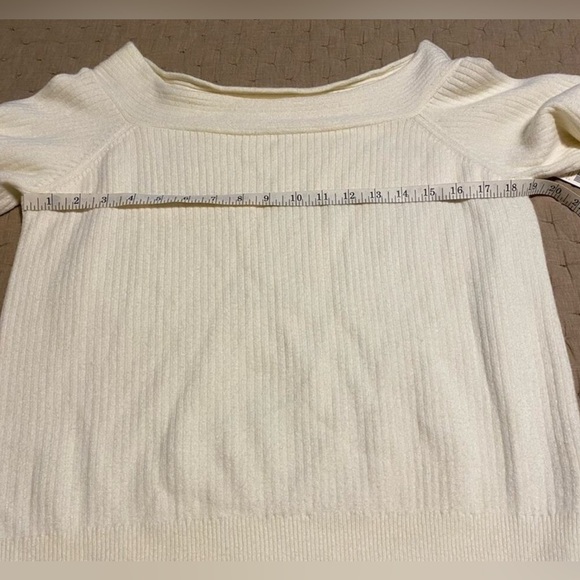 EUC Moth Anthropology Beautiful Ivory Soft Sweater - Size L - Picture 6 of 7